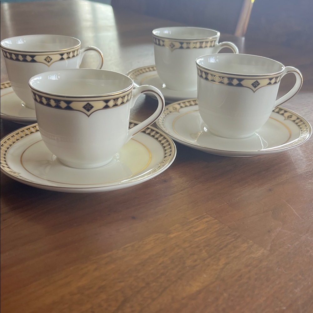 Fine Porcelain White and Gold Expresso Teacup and Saucer Set - 4pc